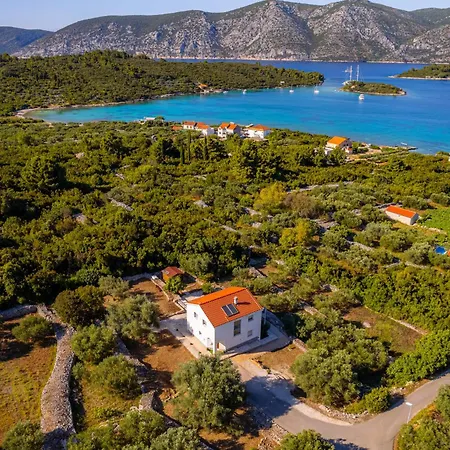 Berta Ferienhaus Račišće